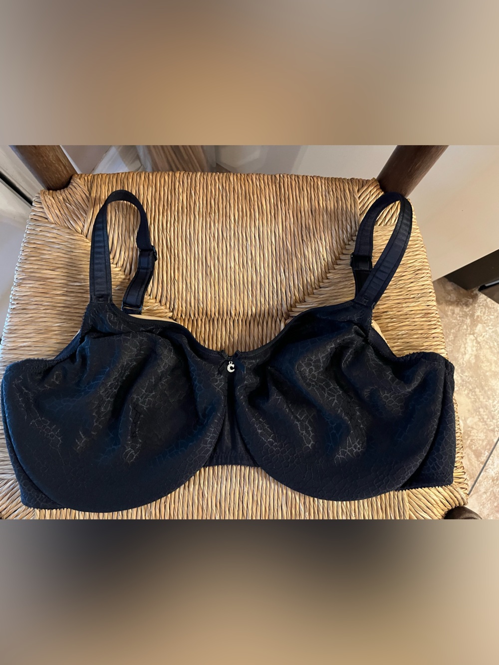 Chantelle C Magnifique Seamless Unlined Minimizer Underwire Bra Black 42DDD / 42